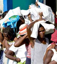 {D967EE0B-F344-4198-AAB5-7A80CE31FD83}_2008mai27_comidahaiti220